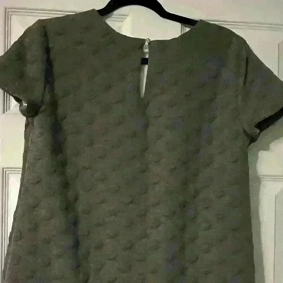 Cece beautiful, textured thick, gray shift dress with circle accents throughout - Picture 4 of 7